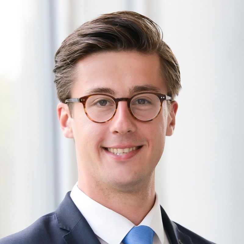 Adrian Hesse, Mitgründer bei adiura